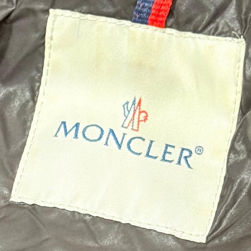 Moncler Authentic Women Red Down zipper Jacket Excellent conditions. - Picture 7 of 12